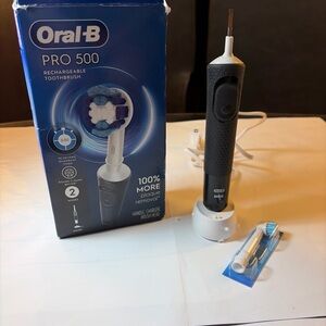 Oral-B Pro 500 Black Rechargeable Toothbrush 2 Modes 30 Second Quadrant Timer